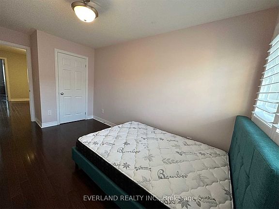 4th image of 46 Victor Herbert Way