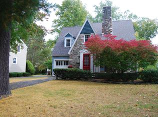 14 Forest Rd, Delmar, NY 12054