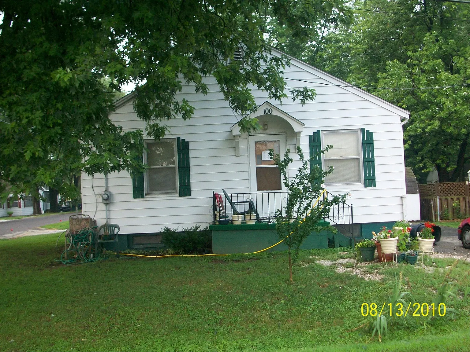 100 La Salle Ave photo 1