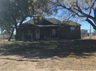 501 N 2nd St, Mertzon, TX 76941