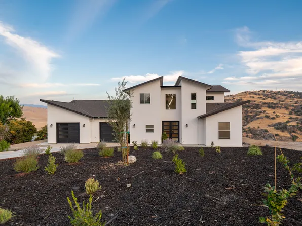 556 High Sierra Drive, Exeter, CA 93221