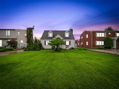 2 Gables Drive, Hicksville, NY, 11801