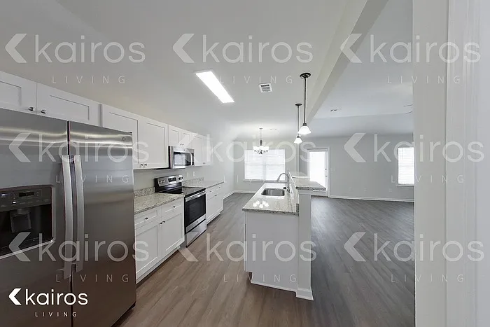 820 Heather Dr — Photo 5