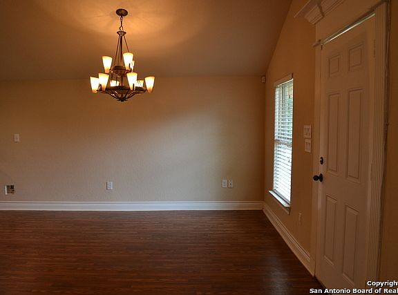 4th image of 3014 Pitluk Ave