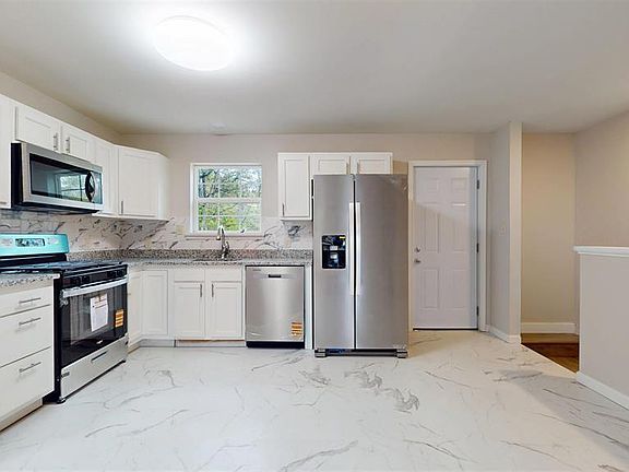 5th image of 5609 Briarwood Dr