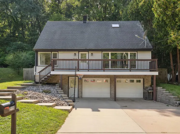 2910 Shiras Ave, Dubuque, IA 52001