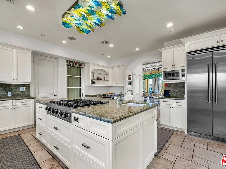 3110 Benedict Canyon Dr — Photo 35