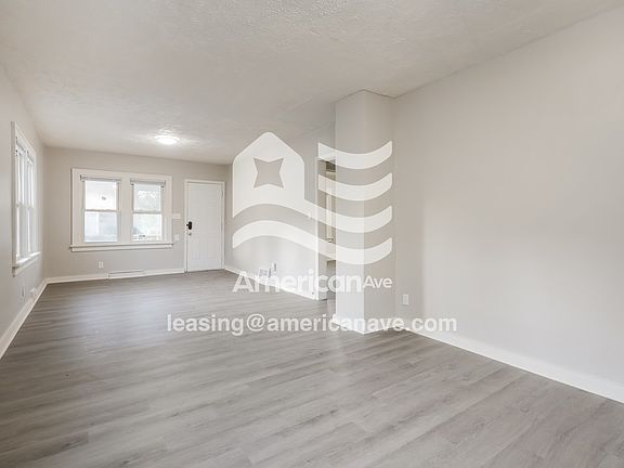 1666261_004_living_room_13717717.jpg
