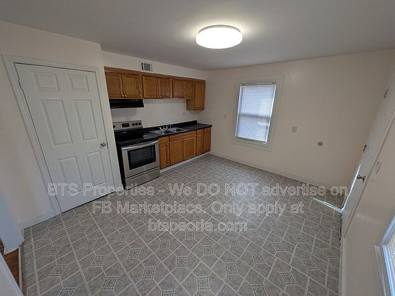 2nd image of 906 S Tonti Cir