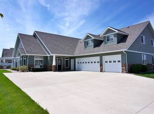 910 Village Ave SE, Minot, ND 58701