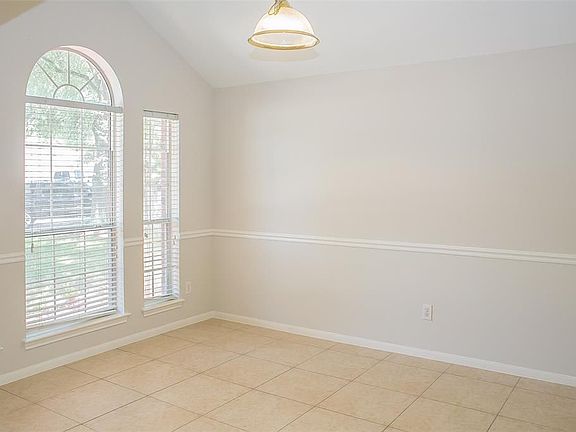 3rd image of 19111 Treemill Ct