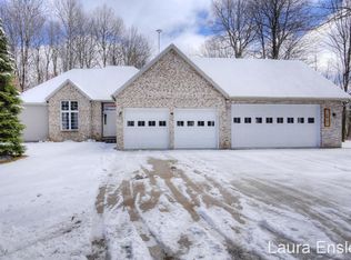 6184 Fawn Lake Dr, Stanwood, MI