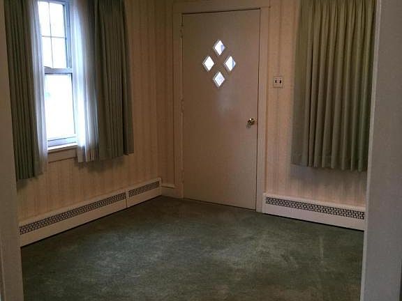 3rd image of 28 W Spruce St