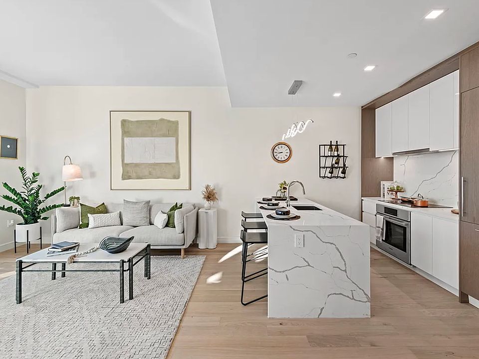 1st image of 45-30 Pearson St #Penthouse 2b