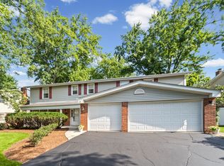 3822 Knight St, Glenview, IL 60025
