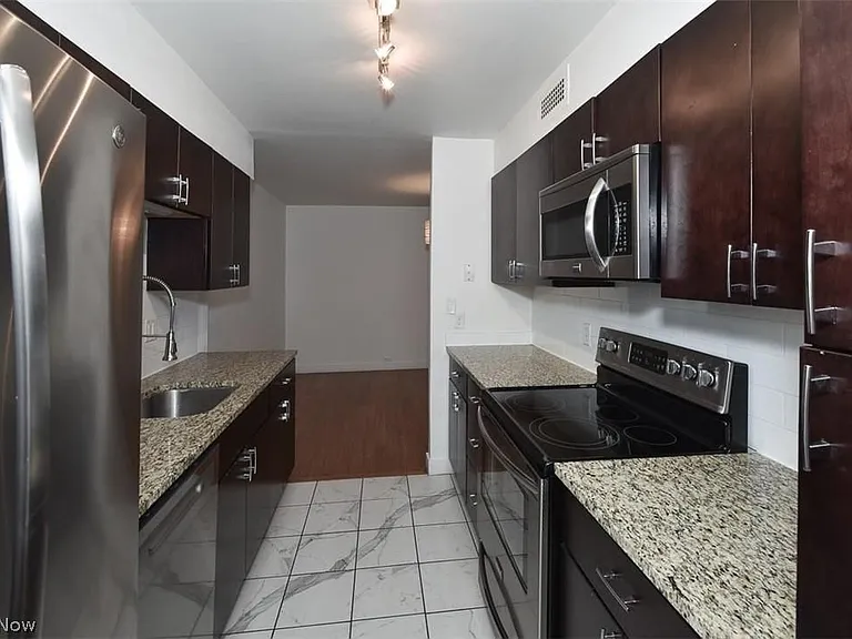 12700 Lake Ave #1610 — Photo 10