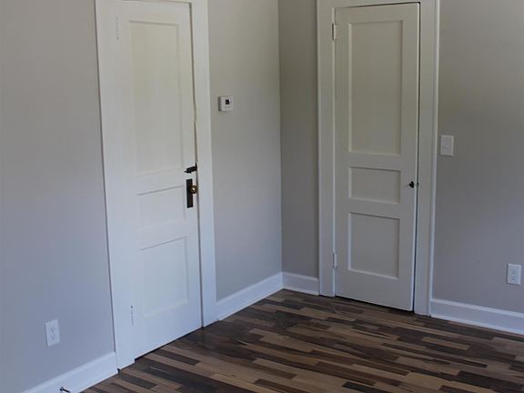 3rd image of 212 E McKnight Dr