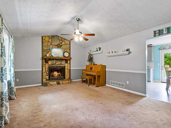 5th image of 117 Summerfield Dr