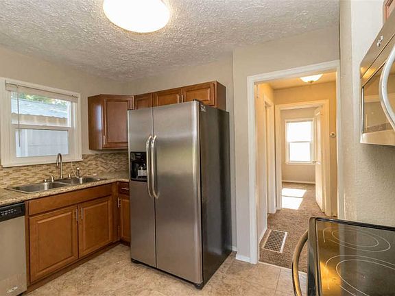 5th image of 1203 E Rockwell Ave