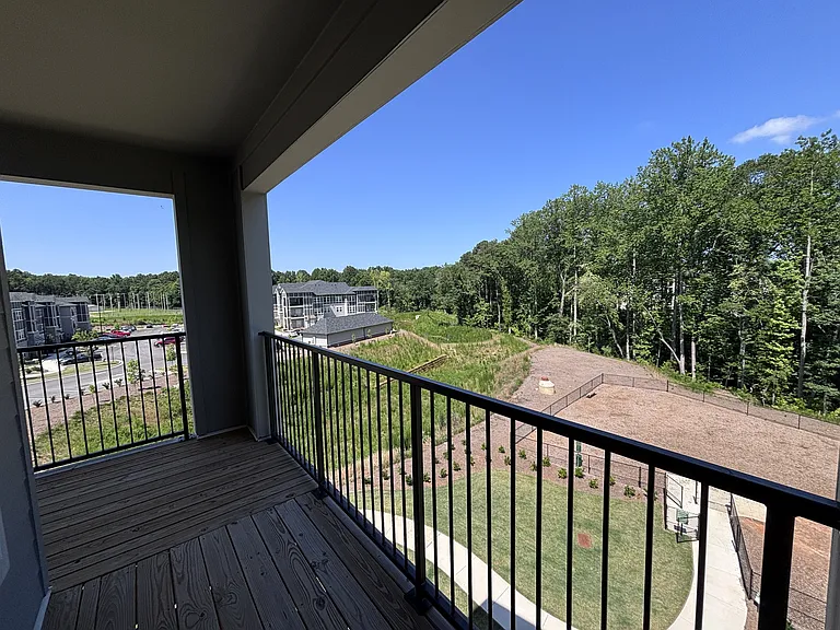 The Crest at Oakwood — Photo 215