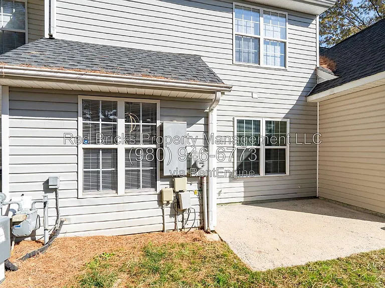 10212 University Park Ln — Photo 25