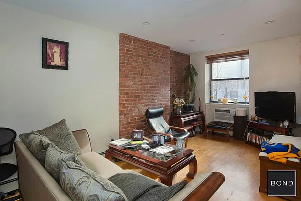 Sold by Bond New York | media 1