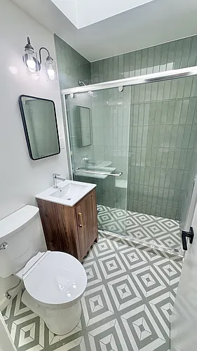 410 44th Ave #303 Photo 1