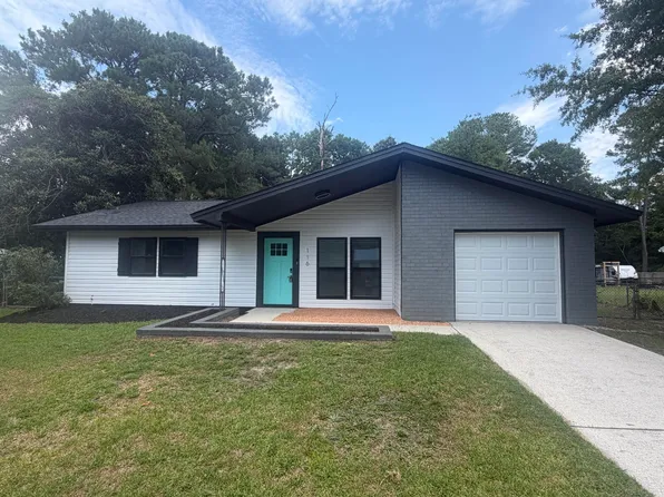 116 Tall Spruce Dr, Moncks Corner, SC 29461