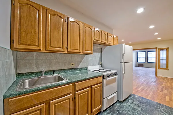 Rented by CORE | media 13