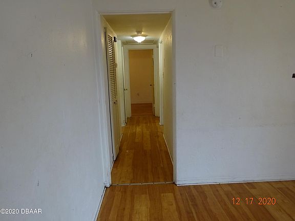 4th image of 829 Lewis Dr
