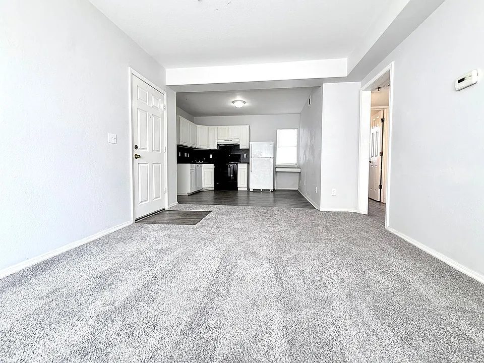 847 East Dr