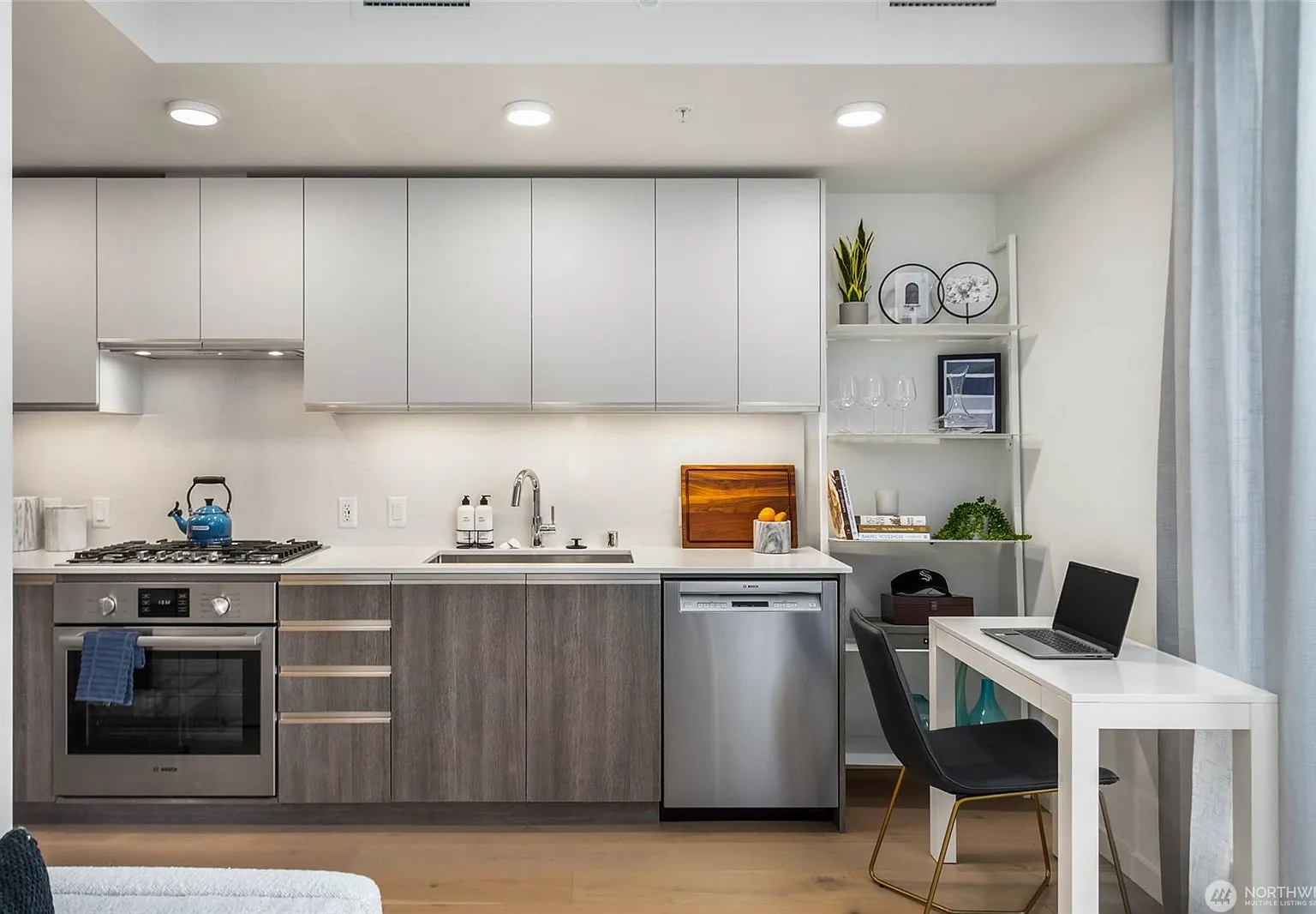 1 bed, 589 sqft, $2,400 — Photo 4