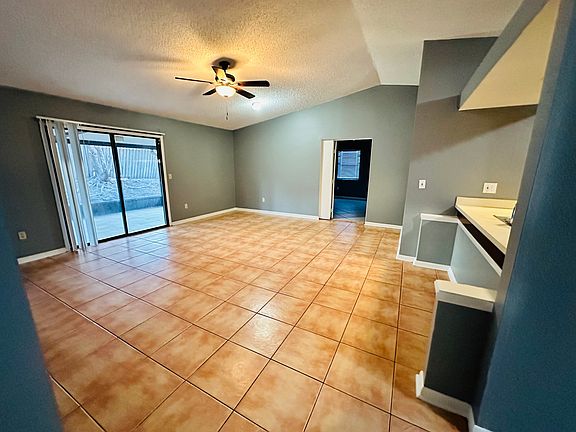 3rd image of 1414 Piney Branch Cir
