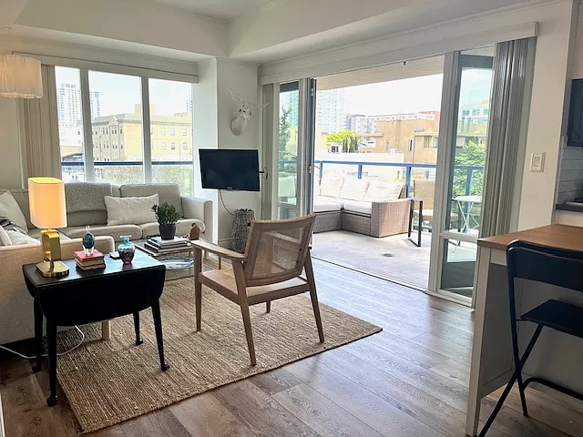 875 G St #404
