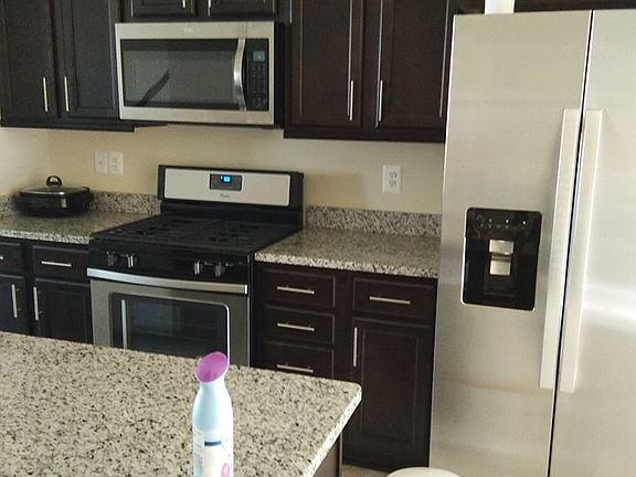 4th image of 1210 Acorn Ln