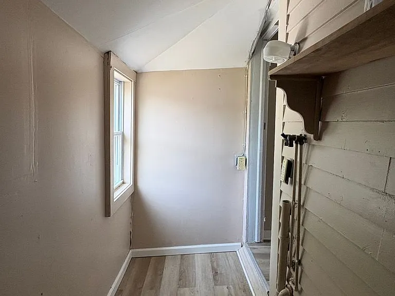 28 Durant Terrace - Red Pod — Photo 13