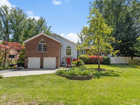 10613 Howerton Ave, Fairfax, VA 22030