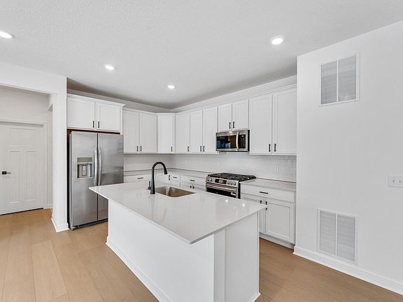 3rd image of 7596 Norway Ln