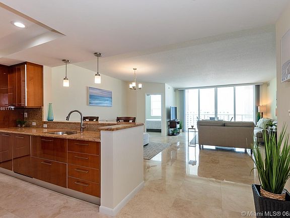 2nd image of 1819 SE 17th St APT 1202
