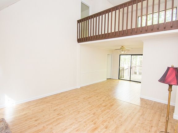 3rd image of 8330 Trail View Dr