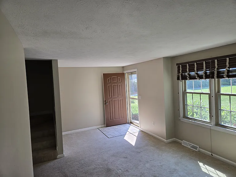 42 Andover Down — Photo 4