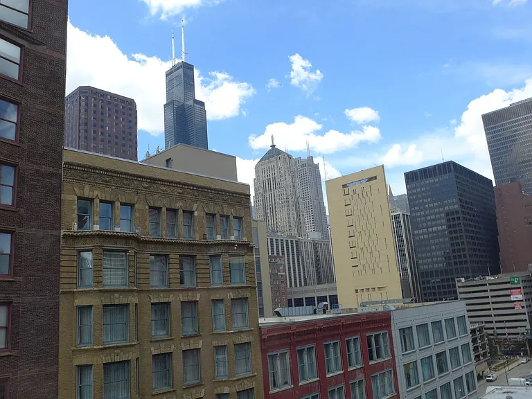 537 S Dearborn Terminals Building — Photo 23