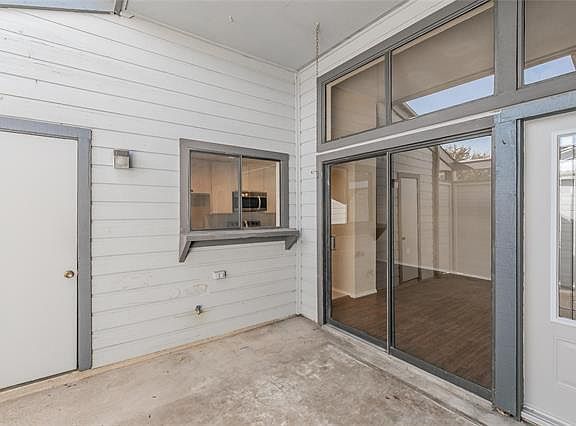 5th image of 630 Bellaire Dr APT C