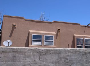 410 Aguirre Ln, Taos, NM 87571