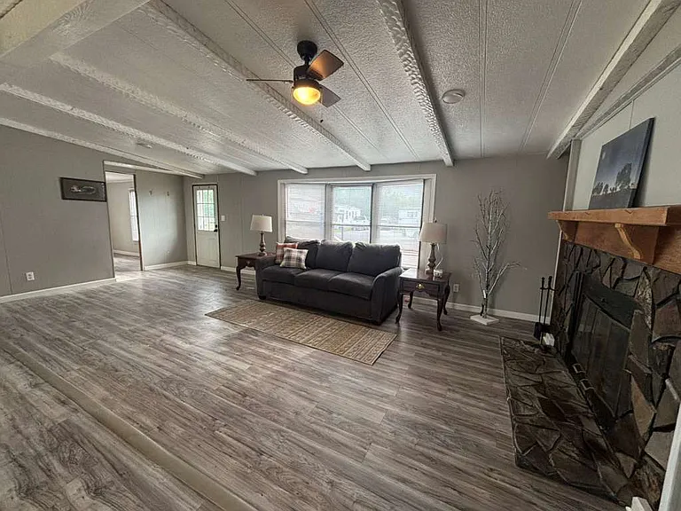 7031 Timber Rdg S — Photo 5