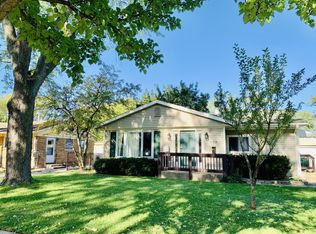 564 Audrey Ln, Wheeling, IL 60090