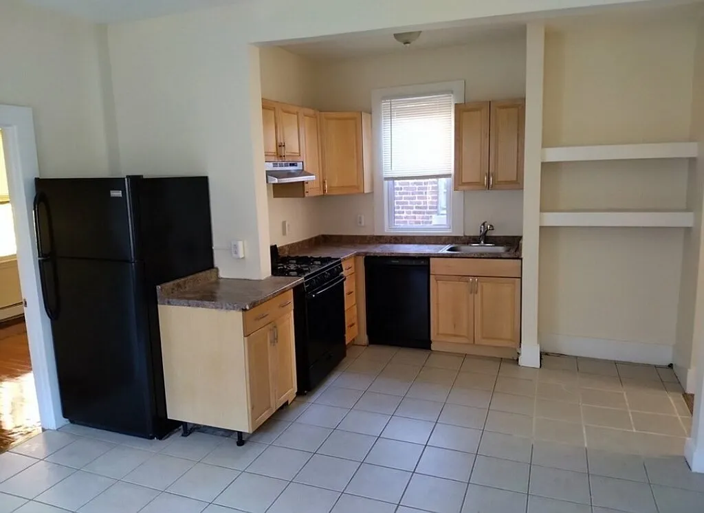 4 bed, 1.0 bath, 1000 sqft, $3,350 — Photo 1