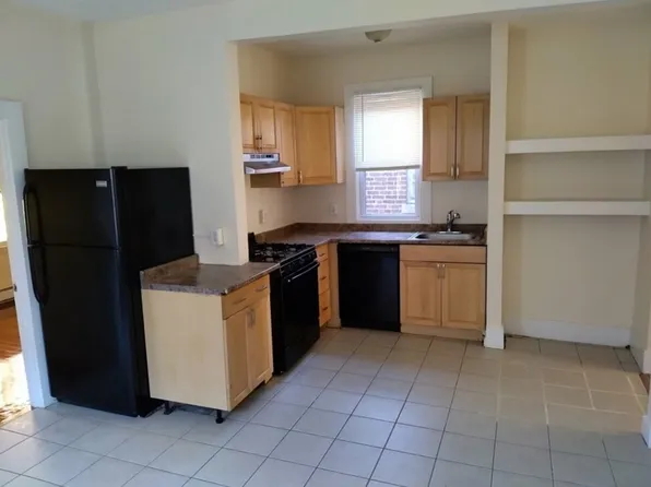 117 Harrishof St Floor 3, Dorchester, MA 02121