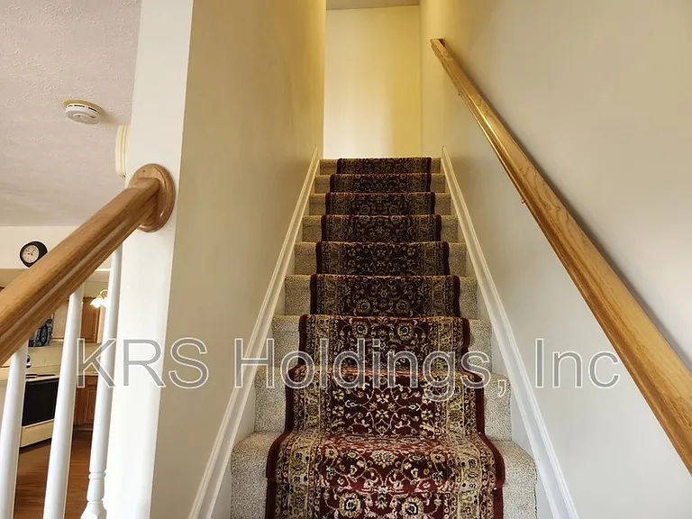 327 Emerson Ln — Photo 9