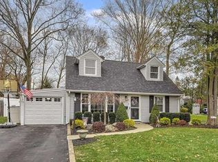 23 Rutgers Dr, Oakland, NJ 07436